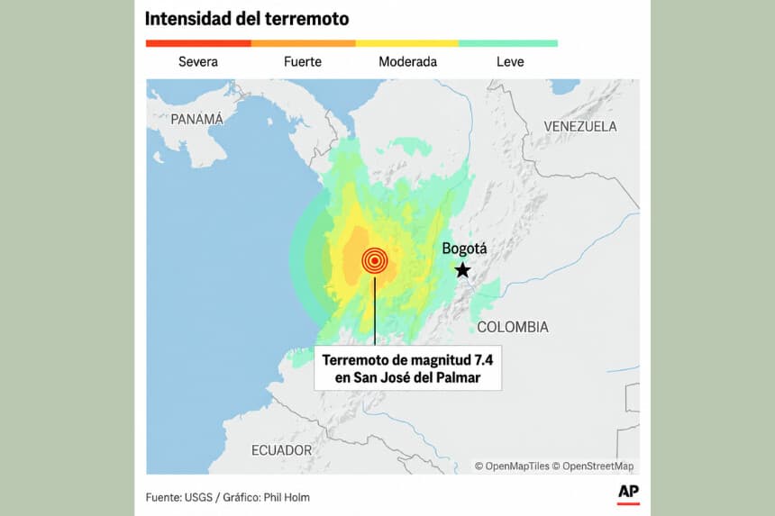 Un mapa muestra el epicentro y la intensidad de un terremoto de magnitud 7,4 ocurrido en el oeste de Colombia el 10 de agosto de 2026. (AP).
