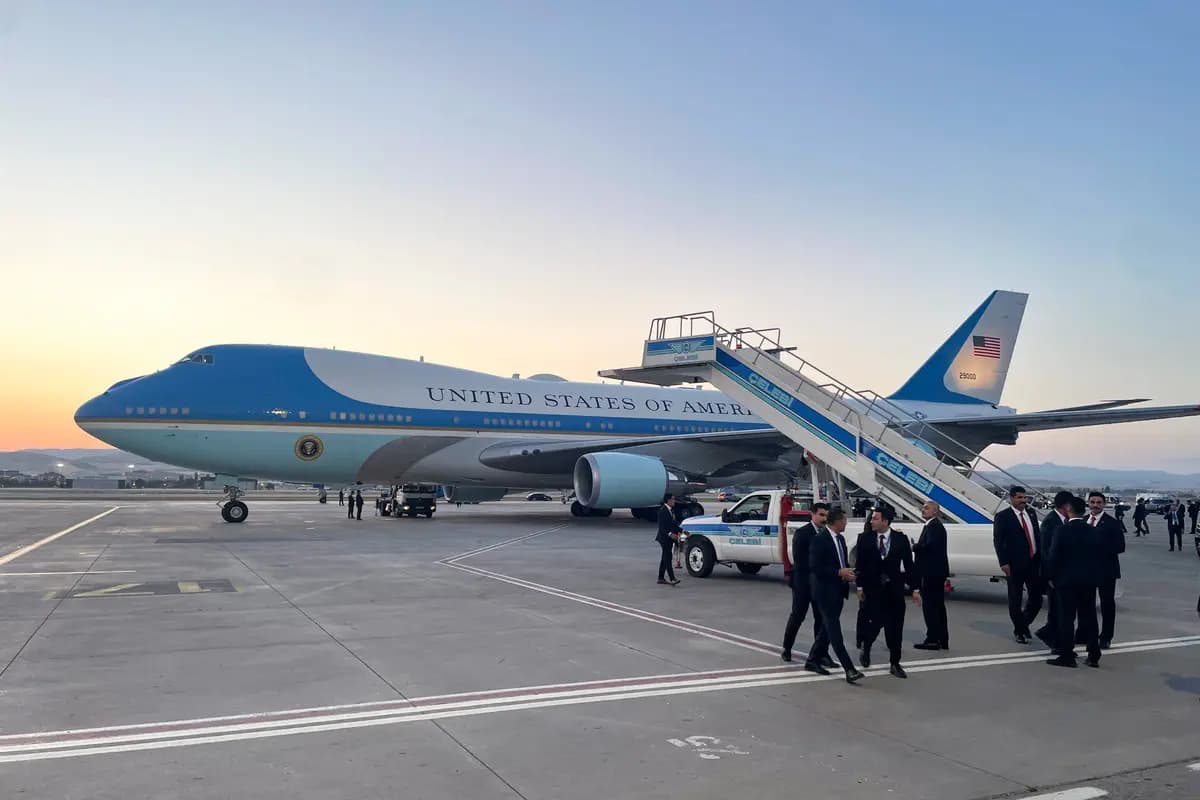 El Air Force One se encuentra en la pista de aterrizaje en Ankara, Turquía, el 8 de julio de 2026. (Foto de archivo).