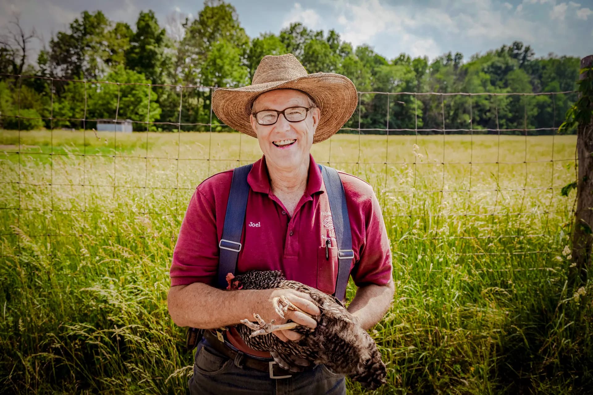 <em>Joel Salatin, propietario de Polyface Farm, es un ferviente defensor de la agricultura regenerativa. (Cortesía de Polyface Farm).</em>
