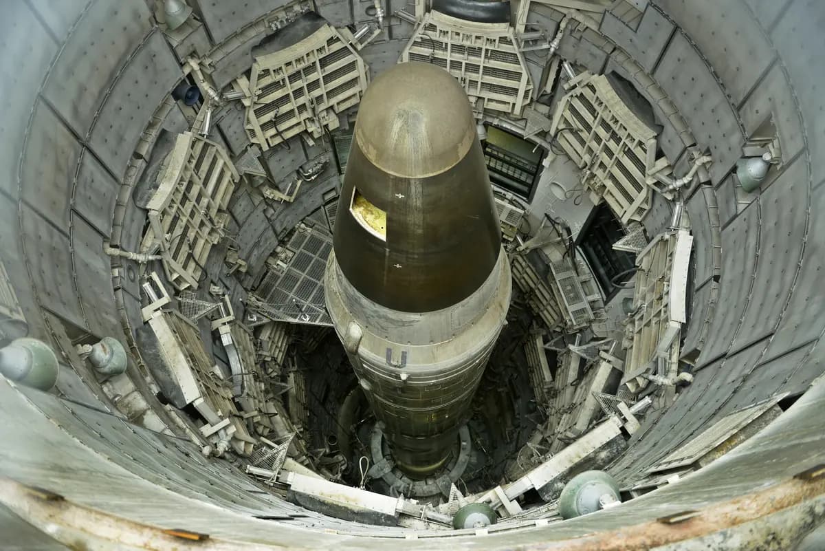 Un misil balístico intercontinental (ICBM) Titan II desactivado en un silo del Museo del Misil Titan, en Green Valley, Arizona, el 12 de mayo de 2015. (Brendan Smialowski/AFP vía Getty Images).