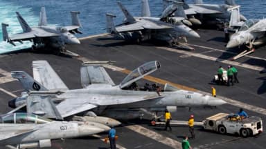 Hegseth responde a los reportes sobre las condiciones del portaaviones Lincoln