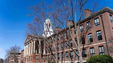 Congresistas de EE. UU. detallan los vínculos de Harvard con entidades chinas en un nuevo informe