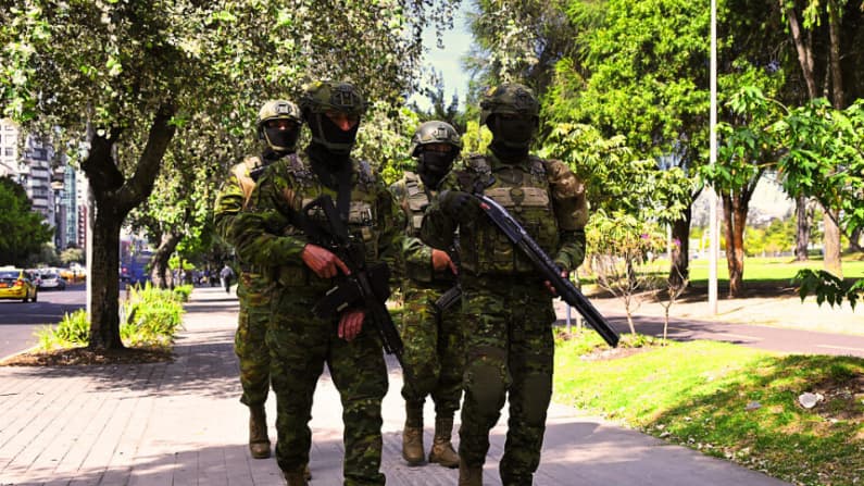 Un operativo militar permite incautar más de 7500 litros de combustible en Ecuador