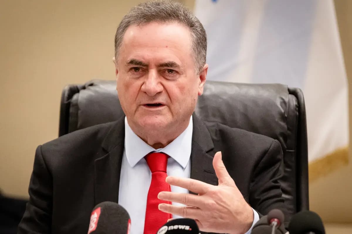 El ministro de Defensa israelí, Israel Katz, habla en Atenas el 20 de enero de 2026. (Aggelos Nakkas/AFP vía Getty Images)
