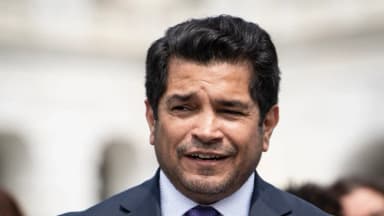 Comité de Ética de la Cámara investiga a Jimmy Gómez por presunta mala conducta sexual