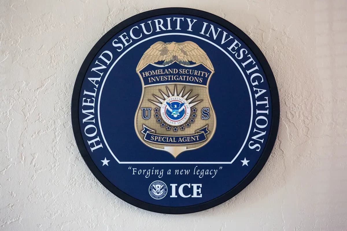 Logotipo de Investigaciones de Seguridad Nacional de ICE. (Samira Bouaou/The Epoch Times).