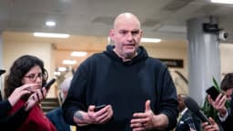 Fetterman rechaza la "reacción exagerada" ante la IA y los centros de datos, y dice que China se beneficia