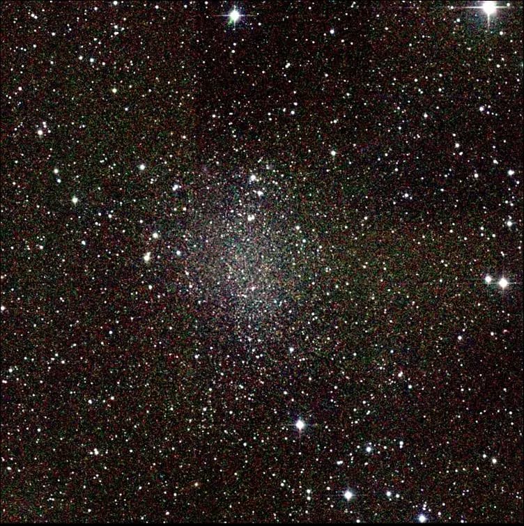 Galaxia de Barnard, fotografiada con un telescopio refractor de seis pulgadas. (Dominio público).