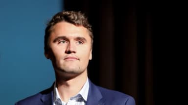 El Washington Post recibe orden de readmitir a columnista despedida por publicaciones sobre Charlie Kirk