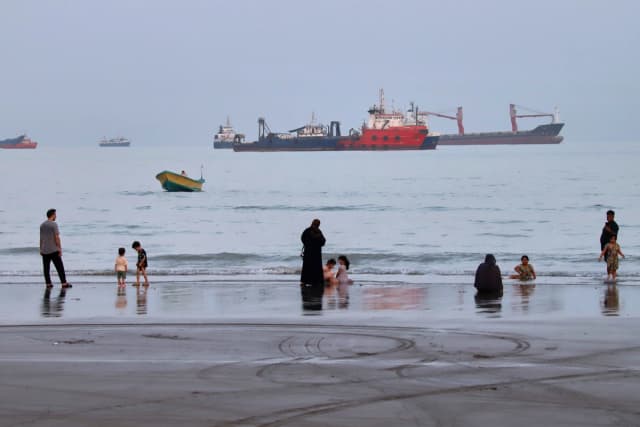 Irán y Omán proponen un "corredor de navegación temporal" en el estrecho de Ormuz