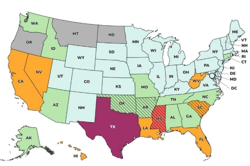 Texas registró niveles "muy altos" de COVID-19, marcados en morado oscuro, mientras que Mississippi, marcado en rojo, experimenta niveles "altos" del virus en un mapa de los CDC proporcionado el 28 de agosto de 2026. El naranja representa niveles "moderados", el verde significa "bajos" y el azul claro significa "muy bajos". (Centros para el Control y la Prevención de Enfermedades de EE. UU.).