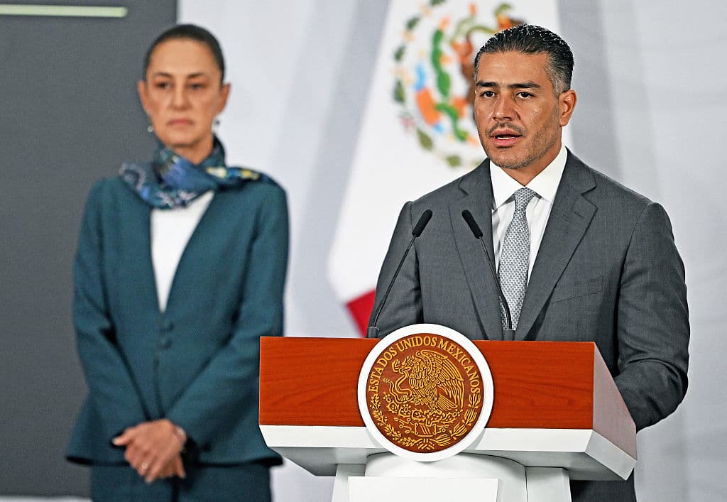 <em>El secretario de Seguridad de México, Omar García Harfuch, habla sobre la situación de seguridad durante la conferencia matutina de la presidenta Claudia Sheinbaum en el Palacio Nacional, Ciudad de México, el 12 de mayo de 2026 (Foto Carl de Souza / AFP vía Getty Images)</em>