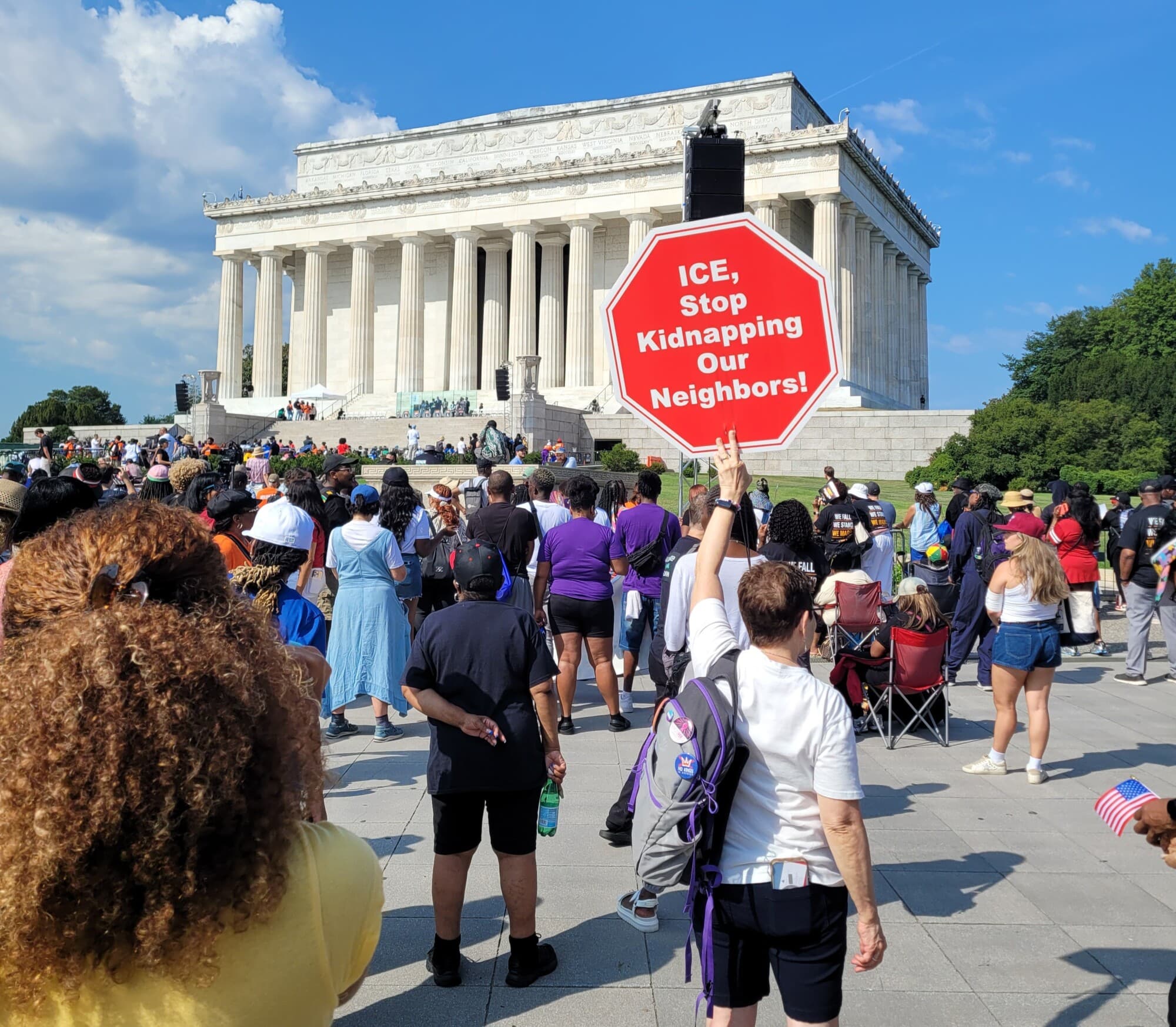 Manifestantes en la concentración "Defiendan el voto" en el Monumento a Lincoln en Washington el 28 de agosto de 2026. (Stacy Robinson/The Epoch Times).