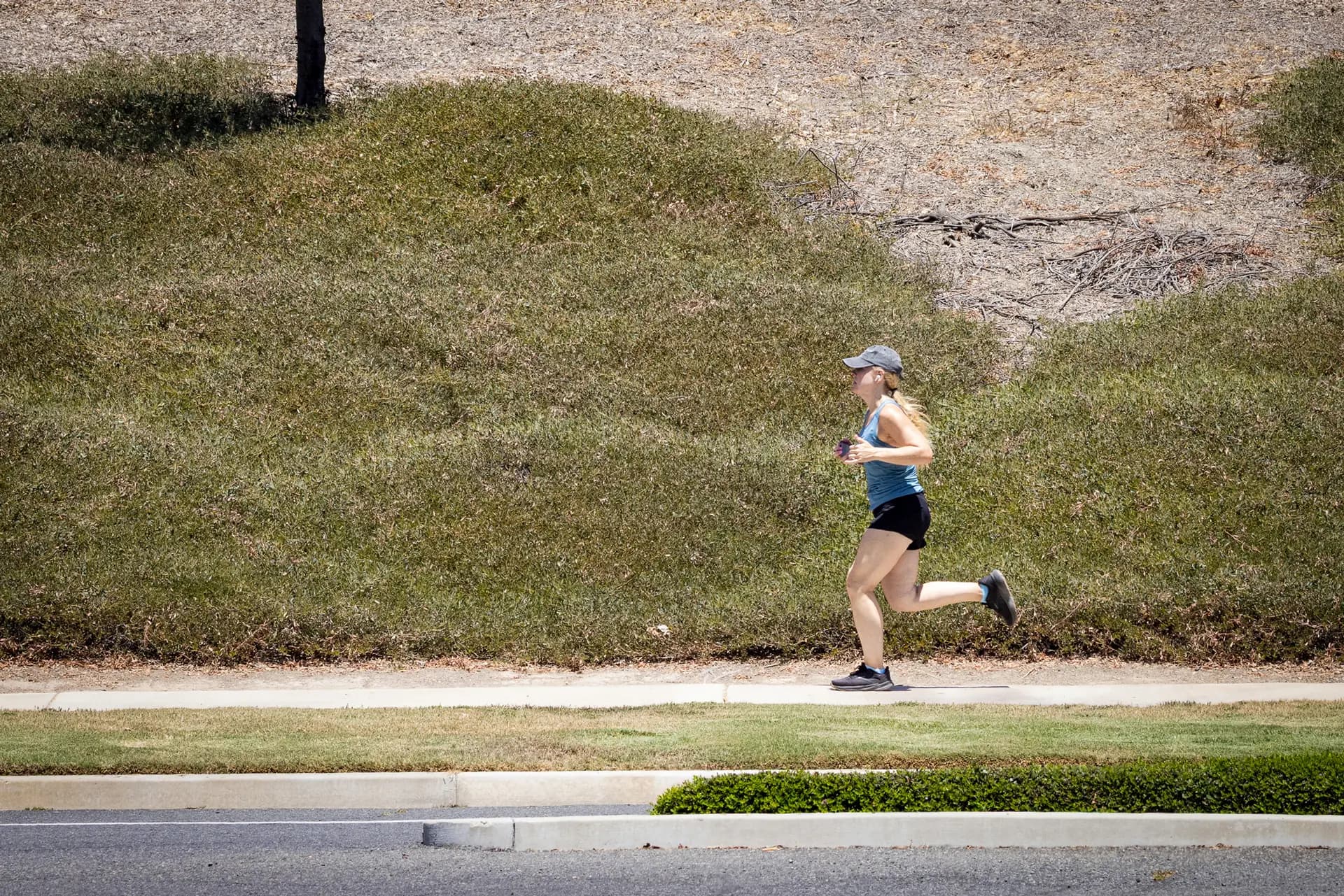 Una corredora en Ladera Ranch, California, el 24 de julio de 2026. Los residentes esperan que toda la atención que recibe Ladera Ranch sirva de catalizador para algo más grande. (John Fredricks/The Epoch Times)