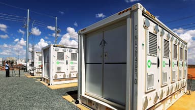 Latinoamérica duplica en menos de un año su capacidad de almacenamiento eléctrico en baterías