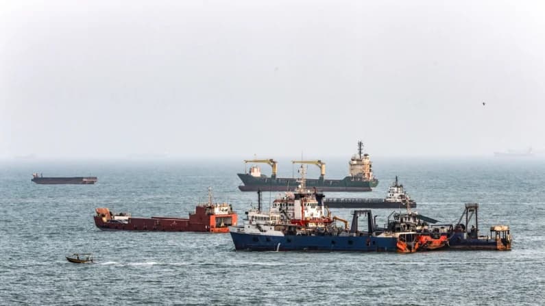 EE. UU. dice que más de 17 millones de barriles de petróleo cruzaron el Ormuz el lunes