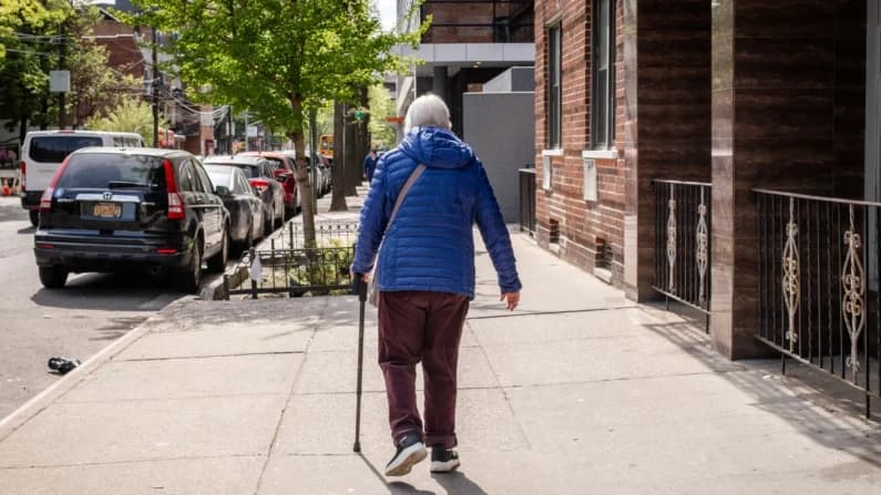 La población anciana supera a la infantil por primera vez en la historia: Oficina del Censo
