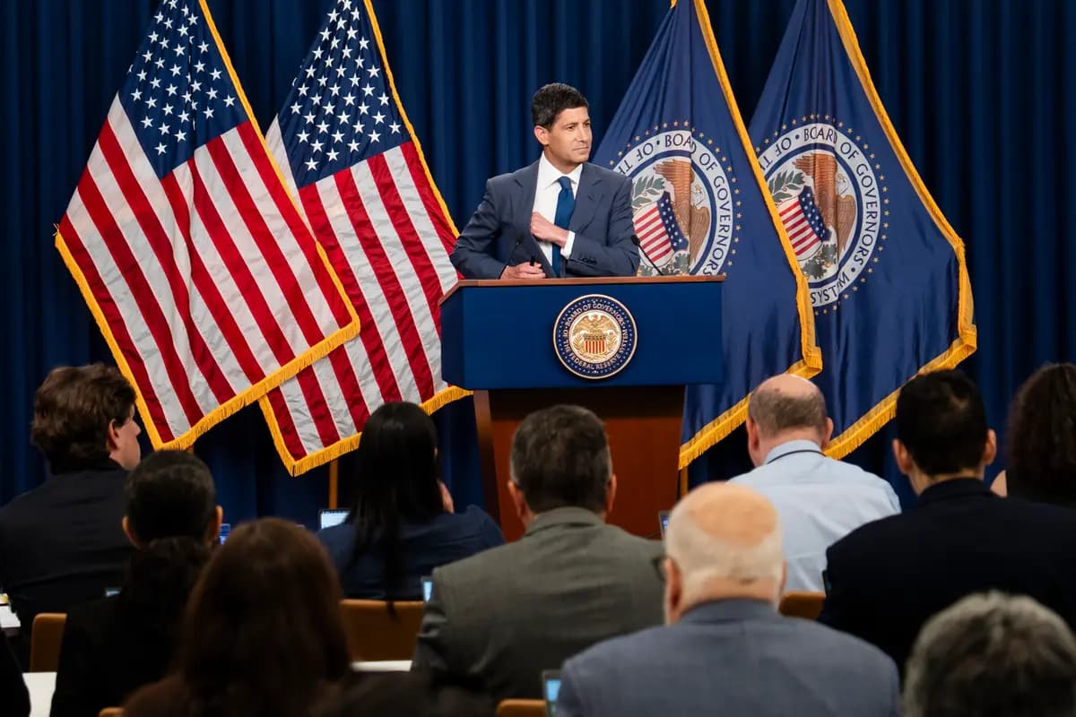 El presidente de la Reserva Federal, Kevin Warsh, habla durante una conferencia de prensa en Washington el 29 de julio de 2026. (Madalina Kilroy/The Epoch Times).