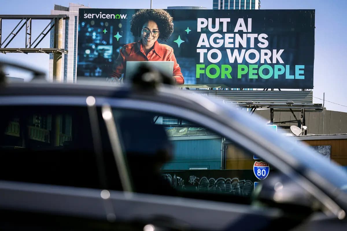 <em>Una valla publicitaria de una empresa de inteligencia artificial se exhibe en San Francisco el 16 de septiembre de 2025. Actuar basándose en predicciones sobre el futuro de la humanidad, como las predicciones más alarmantes sobre la inteligencia artificial, puede ser arriesgado, afirma la profesora de Oxford Carissa Véliz. (Justin Sullivan/Getty Images).</em>