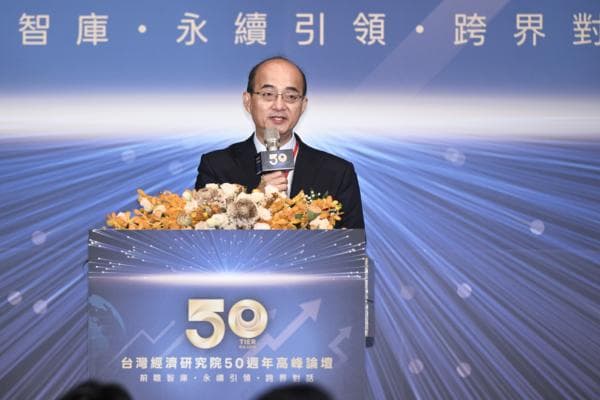 Chang Chien-yi, presidente del Instituto de Investigación Económica de Taiwán, afirmó que el Gobierno taiwanés podría empezar por examinar los datos de exportación de Taiwán en busca de anomalías, con el fin de evitar que los servidores avanzados de IA sean desviados de Taiwán a China. (Song Bilong/The Epoch Times).