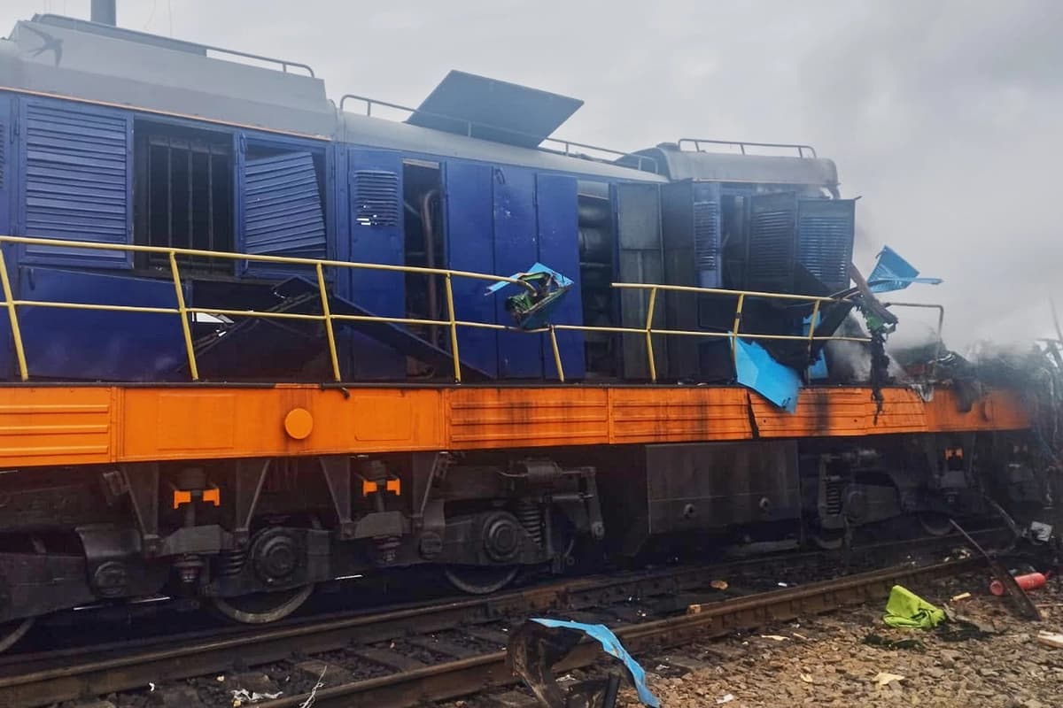 Un tren dañado en un ataque con drones rusos en la estación de tren de Yahodyn en Rymachi, Ucrania, el 13 de septiembre de 2026. (Oficina de prensa de la compañía ferroviaria ucraniana Ukrzaliznytsia vía AP).