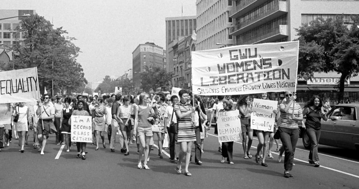 Mujeres marchan en Washington el 26 de agosto de 1970, durante el movimiento de liberación de la mujer que surgió en el marco de la segunda ola del feminismo en la década de 1960. (Dominio público)