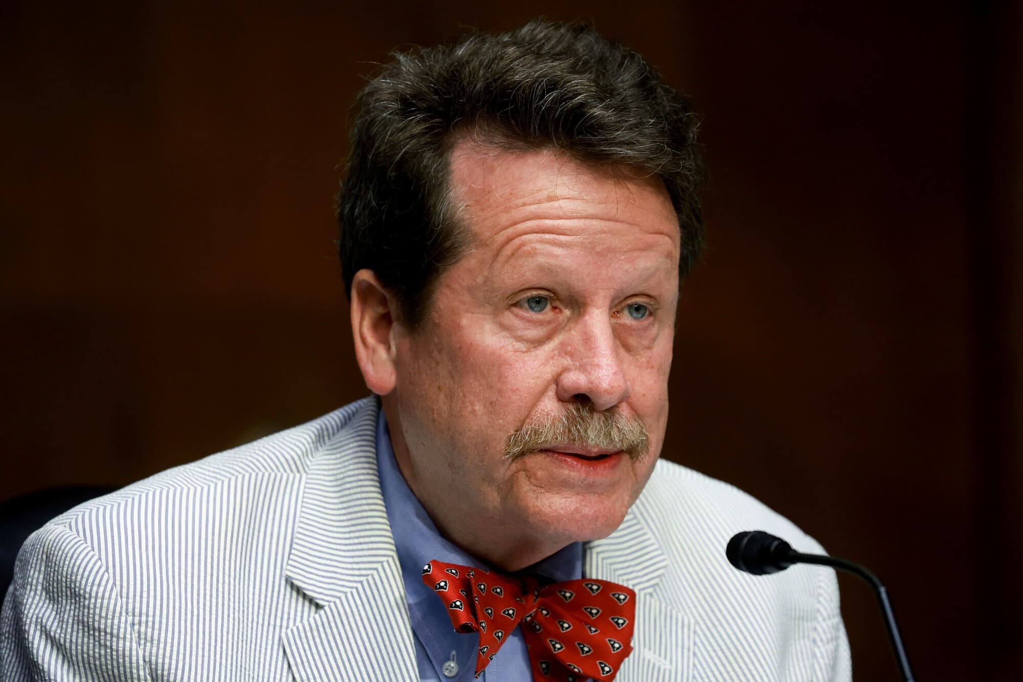El Dr. Robert Califf, comisionado de la Administración de Alimentos y Medicamentos (FDA), en Washington, en una fotografía de archivo sin fecha. (Joe Raedle/Getty Images).