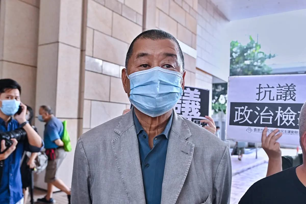 Jimmy Lai a la salida del Tribunal de Magistrados de West Kowloon en Hong Kong el 18 de septiembre de 2020. (Sung Pi-lung/The Epoch Times)