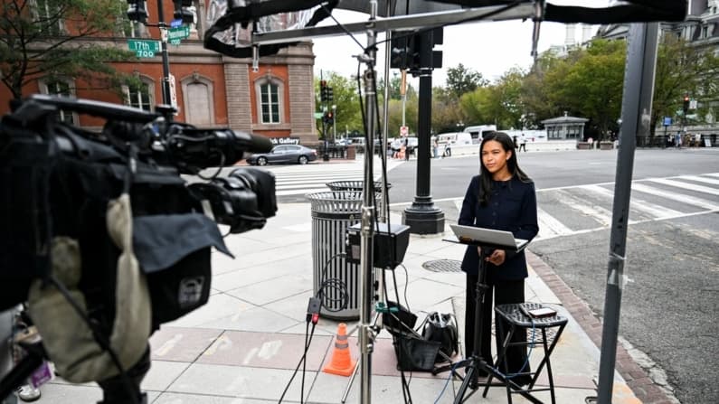 Cadenas de TV se niegan a participar en cobertura conjunta de Trump tras veto a CNN