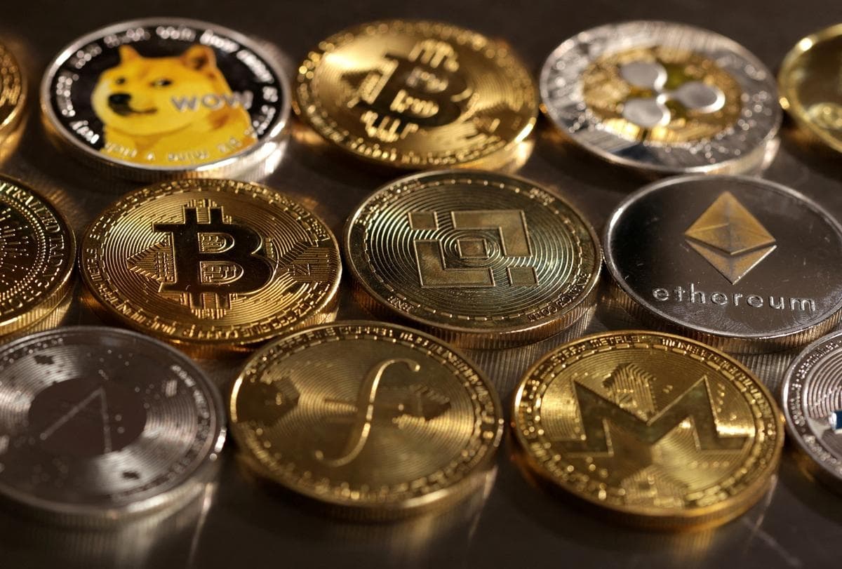 Representaciones de criptomonedas, en esta ilustración del 10 de agosto de 2022. (Reuters/Dado Ruvic/Ilustración/Foto de archivo)