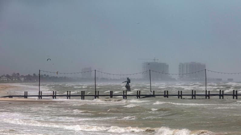 La fuerza de Polo aumenta a categoría 5 frente a México y eleva el riesgo de lluvias