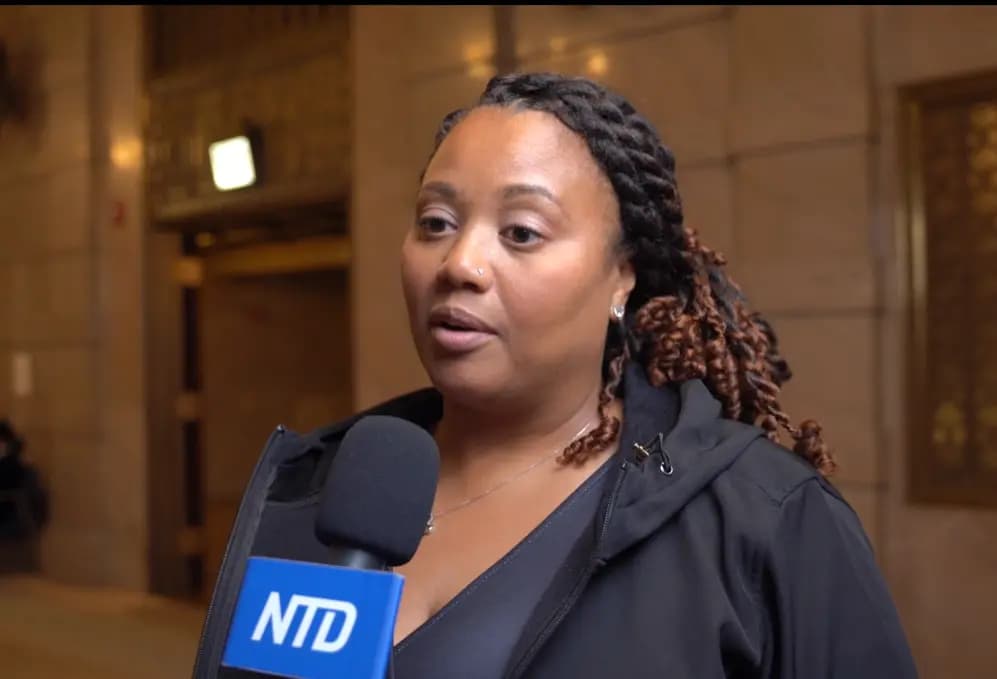 Teresa Davis, administradora artística, habla con NTD en el estreno de "Unbroken". "No creo haber visto nunca una danza como esta", dijo. (NTD)