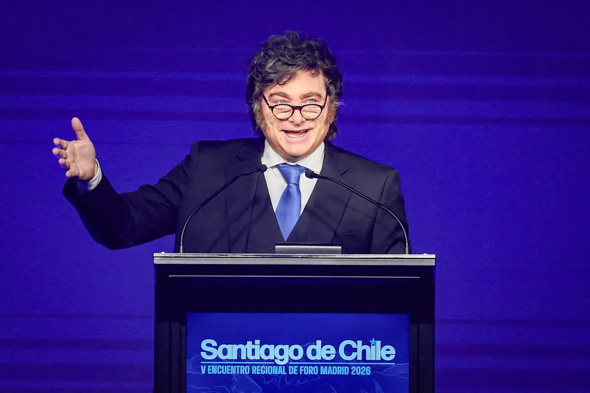 <em>El presidente argentino Javier Milei interviene durante el Foro de Madrid, una reunión de líderes conservadores latinoamericanos, en Santiago de Chile, el 3 de septiembre de 2026. (Javier Torres/AFP vía Getty Images).</em>