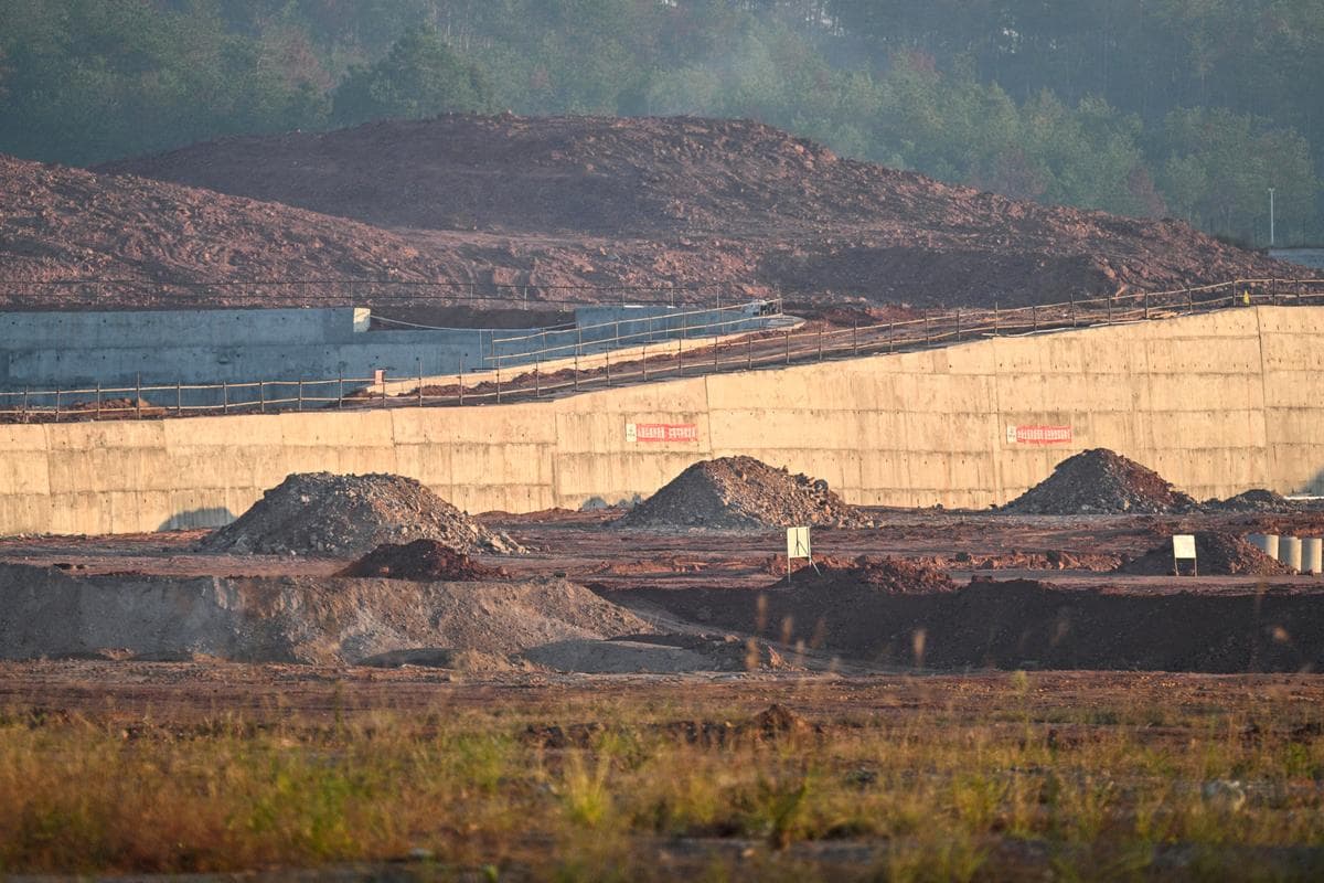 Una vista del Parque Industrial de Tierras Raras, en construcción, en el condado de Anyuan, Ganzhou, en la provincia de Jiangxi, al este de China, el 21 de noviembre de 2025. (Héctor Retamal/AFP).