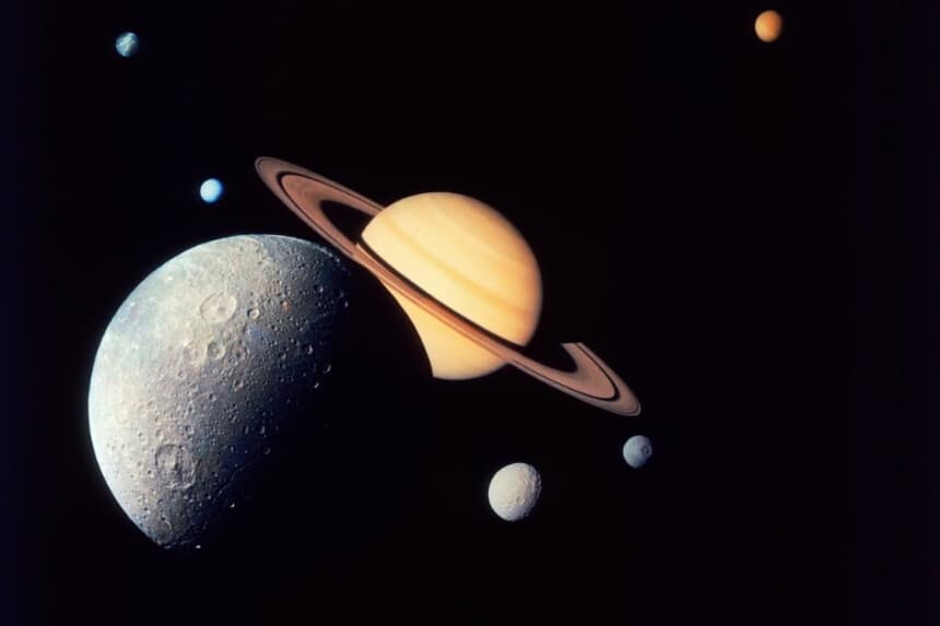 Una luna de Saturno podría albergar condiciones compatibles con la supervivencia microbiana