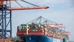 China afronta dificultades económicas y analistas descartan que pueda sostener una guerra con la UE