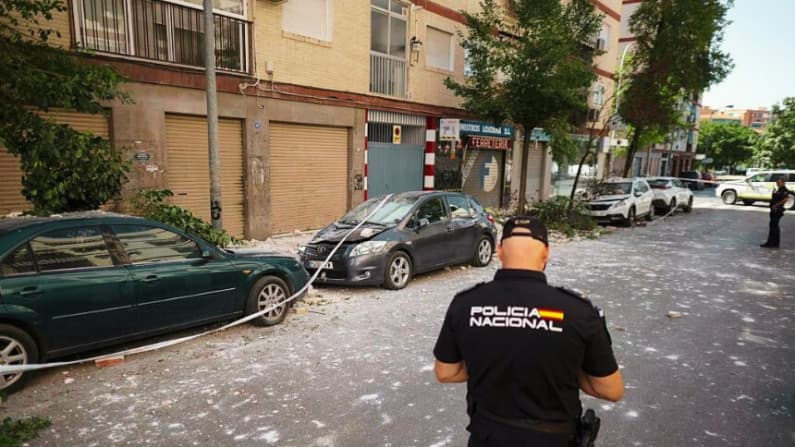 Detienen a un hostelero acusado de someter a extranjeros a jornadas laborales de 16 horas