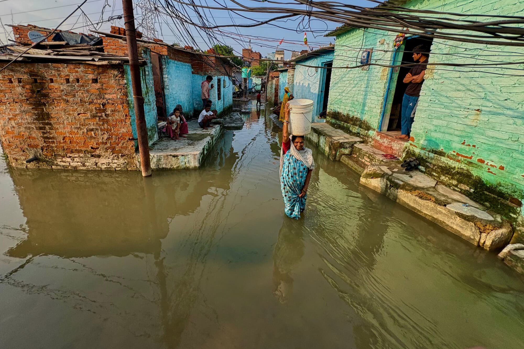 Al menos 62 personas mueren por las lluvias intensas y las inundaciones en India