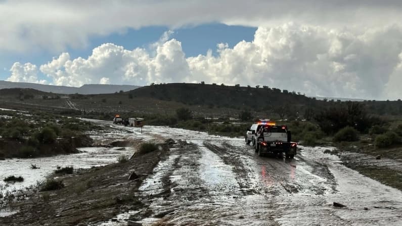 Condado de Nuevo México insta a residentes a evacuar ante empeoramiento de inundaciones y fallo de presa