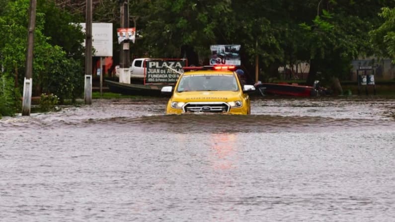 Cuatro mil familias enfrentan las consecuencias del temporal en Paraguay