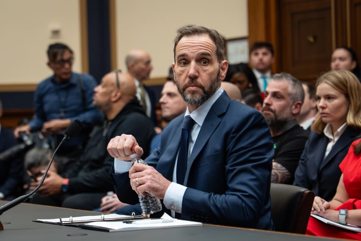 El exfiscal especial Jack Smith llega para testificar sobre sus investigaciones contra el presidente Donald Trump ante el Comité Judicial de la Cámara de Representantes en el Capitolio en Washington, el 22 de enero de 2026. (Madalina Kilroy/The Epoch Times)
