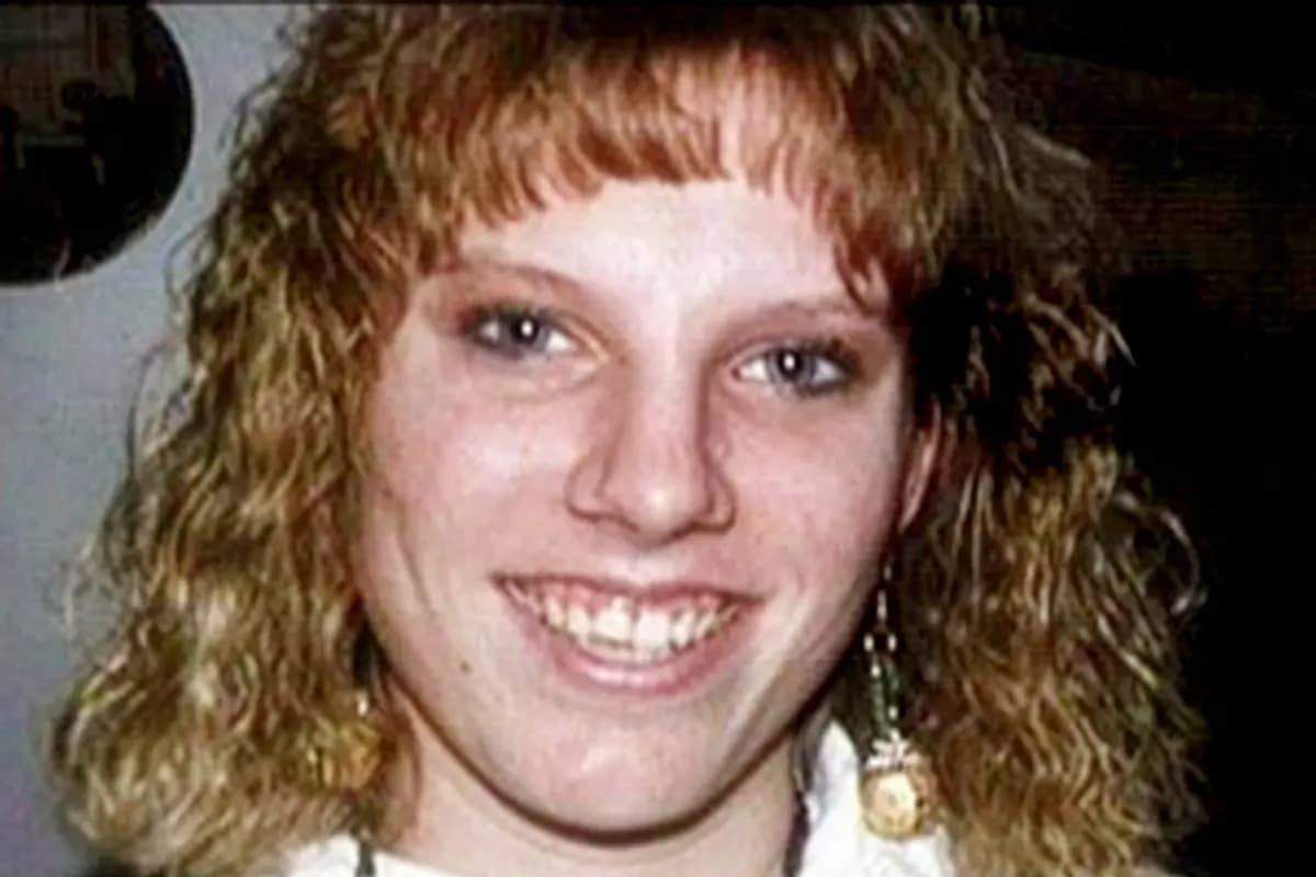 Esta foto sin fecha, proporcionada por May Martinez, muestra a su hija, Colleen Slemmer, quien fue asesinada en 1995 en Tennessee. (May Martinez vía AP).