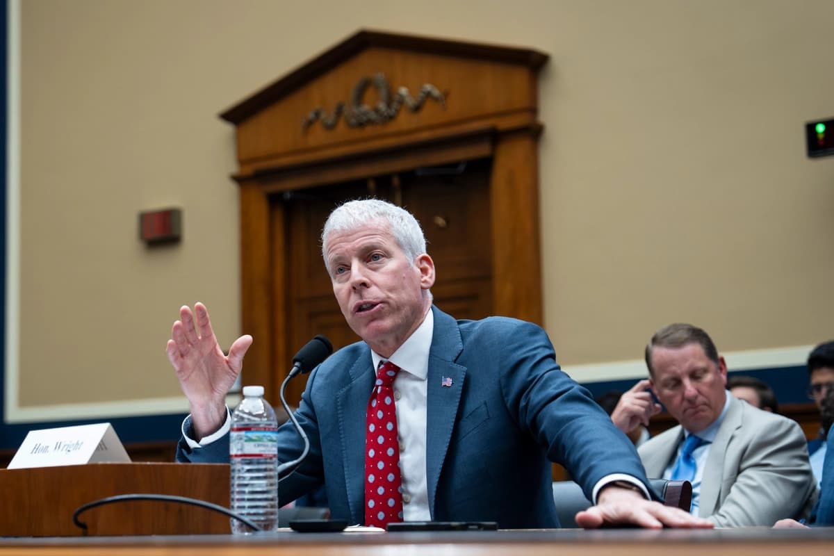 El secretario de Energía, Chris Wright, testifica en el Capitolio en Washington el 16 de abril de 2026. (Madalina Kilroy/The Epoch Times).