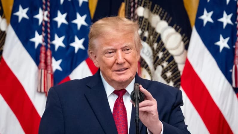 Trump anuncia que financiará personalmente los anuncios televisivos de su gobierno