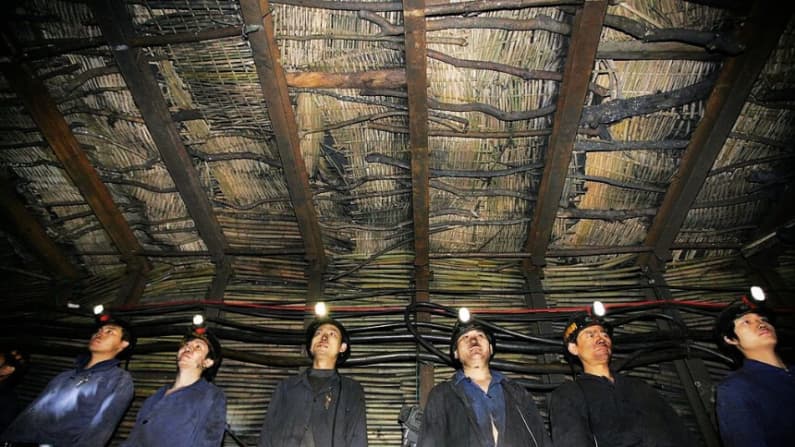 El agua inunda una mina ilegal y deja siete muertos en el suroeste chino