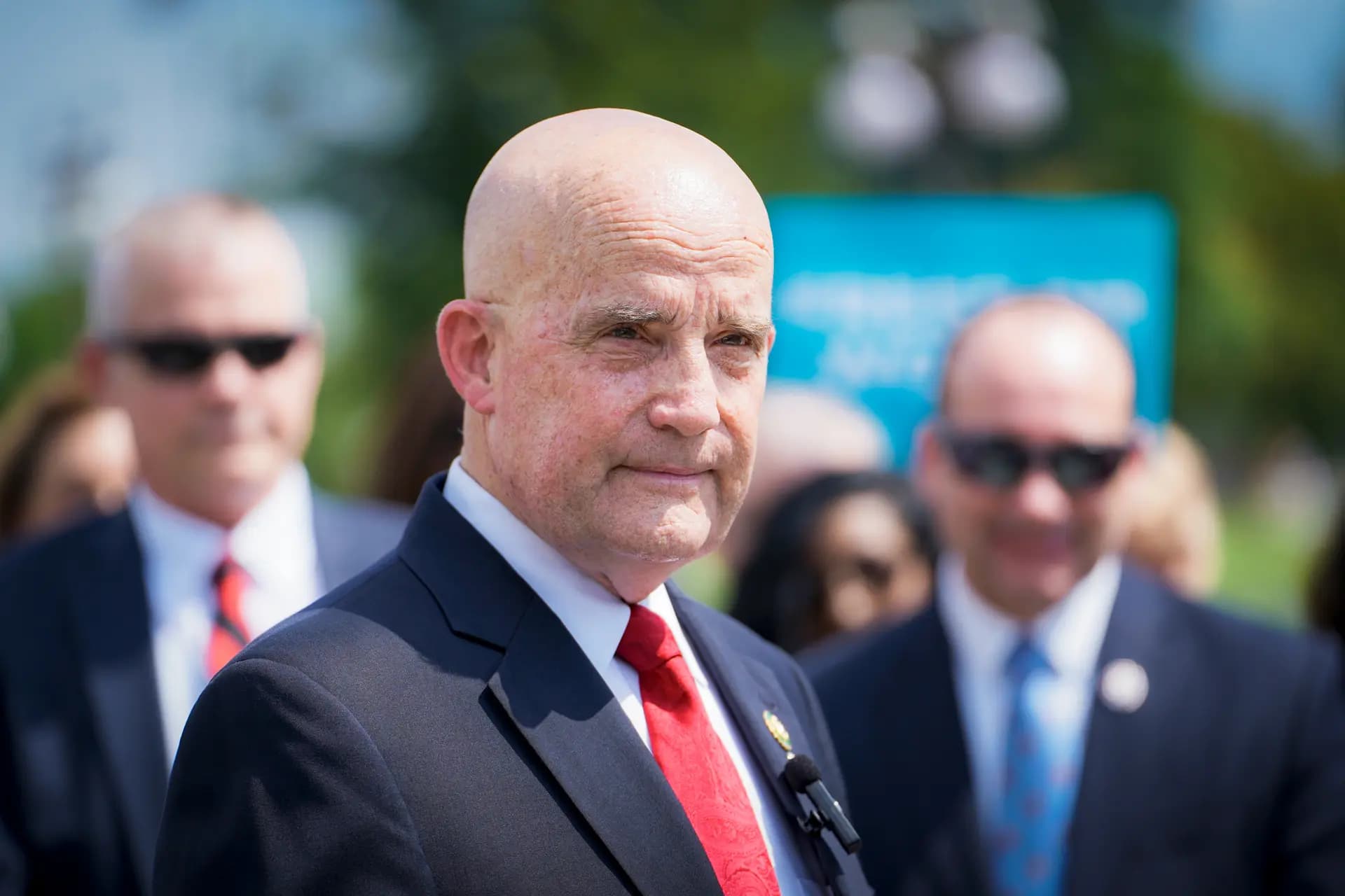 El representante Keith Self (R-Texas) habla en una conferencia de prensa en el Capitolio, en Washington, el 25 de julio de 2023. En una reciente sesión del consejo municipal de McKinney, Texas, Self afirmó que las autoridades a veces hacen la vista gorda ante presuntos delitos por temor a ser acusadas de racismo o islamofobia. (Madalina Vasiliu/The Epoch Times).