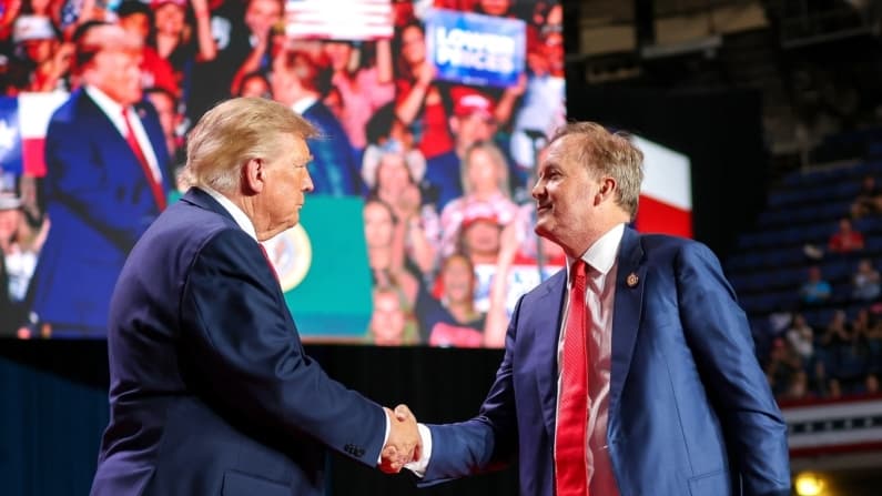 Trump dice que millones de adultos mayores recibirán USD 90 a partir del 8 de octubre
