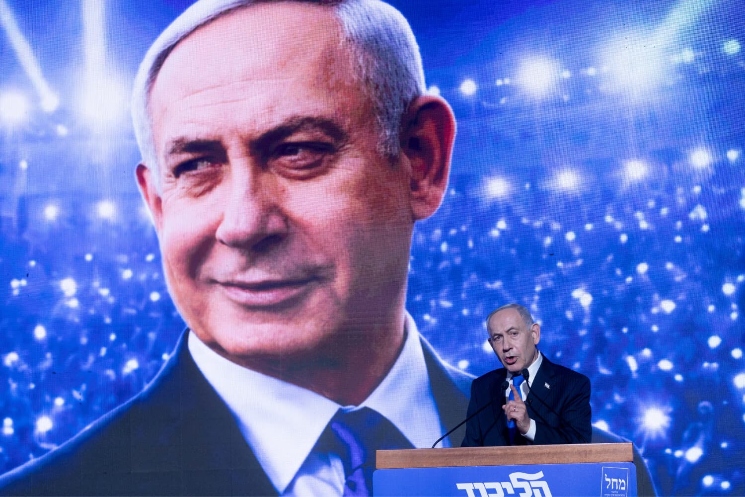 El primer ministro israelí, Benjamin Netanyahu, habla durante un mitin de campaña del Likud en la Expo Tel Aviv el 17 de septiembre de 2026 en Tel Aviv, Israel. (Amir Levy/Getty Images)