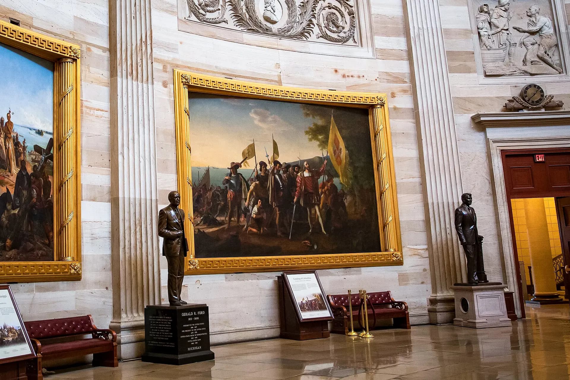 El cuadro de John Vanderlyn, “El desembarco de Colón”, se exhibe en la rotonda del Capitolio de los Estados Unidos el 10 de enero de 2024. (Senado Demócratas/CC BY 2.0).