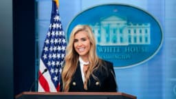 Katie Zacharia da su primera rueda de prensa como secretaria de prensa de la Casa Blanca